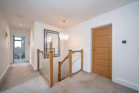 5 Gilbert Way, Berkhamsted, HP4 3JF
