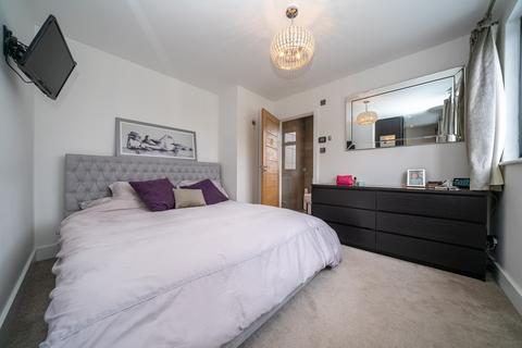 5 Gilbert Way, Berkhamsted, HP4 3JF
