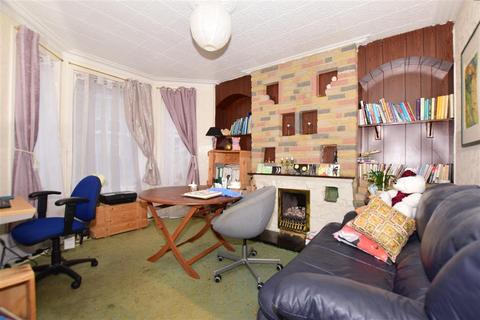 24 Linden Crescent, Folkestone, CT19 5RP