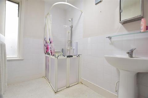 24 Linden Crescent, Folkestone, CT19 5RP