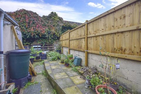 24 Linden Crescent, Folkestone, CT19 5RP