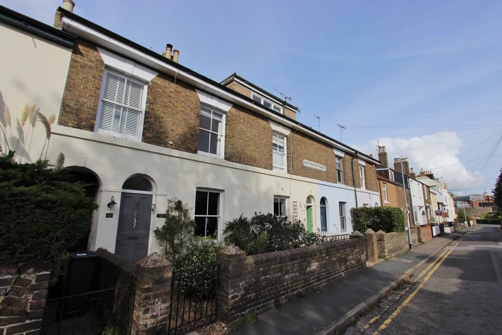 Gladstone Road, Walmer 3 bed end of terrace house £375,000