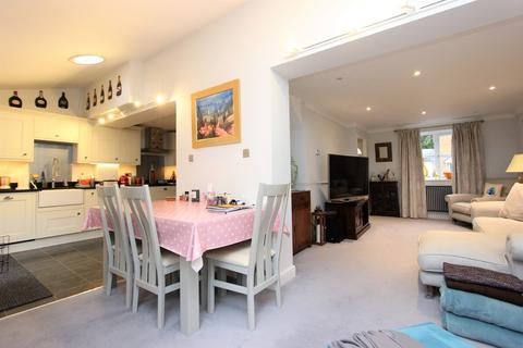 1 Dunnymans Road, Banstead, SM7 2AN