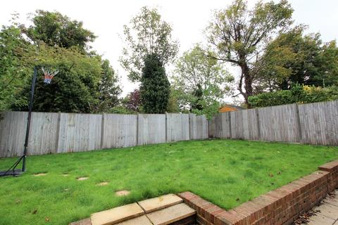 1 Dunnymans Road, Banstead, SM7 2AN