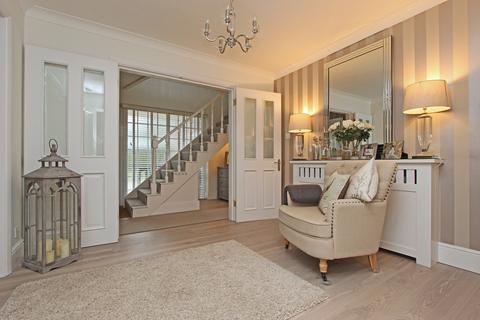 16 Ballantyne Drive, Kingswood, Tadworth, KT20 6EA