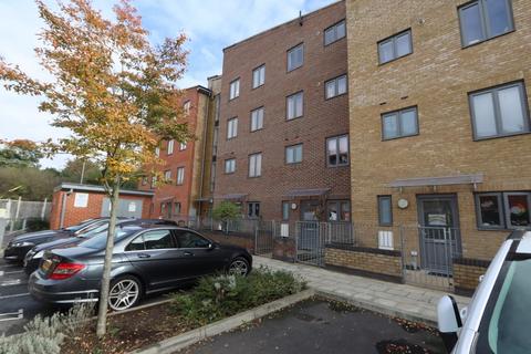 28 Raven Close, Romford, RM7 0FD