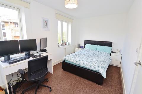28 Raven Close, Romford, RM7 0FD
