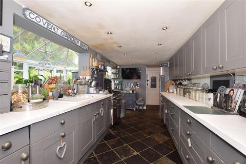 Knoxbridge Farmhouse Cranbrook Road, Frittenden, Cranbrook, TN17 2BT