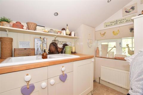 Knoxbridge Farmhouse Cranbrook Road, Frittenden, Cranbrook, TN17 2BT