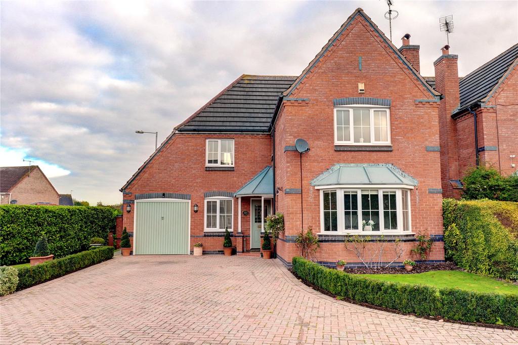 Sandles Road, Droitwich, WR9 4 bed detached house £425,000