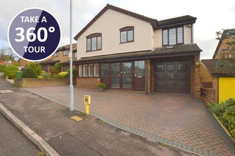 8 Ashdale Gardens, Luton, LU3 4DE