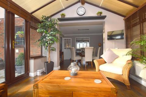 8 Ashdale Gardens, Luton, LU3 4DE