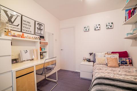 27 Woodlands Close, London, NW11 9QR