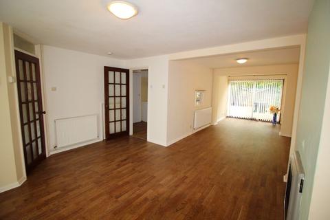 24 Old Fox Close, Caterham, CR3 5QU