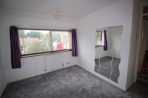 24 Old Fox Close, Caterham, CR3 5QU