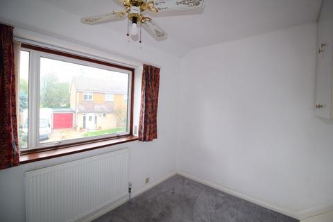 24 Old Fox Close, Caterham, CR3 5QU