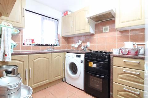 2 bedroom maisonette for sale, Albany Court, Dallow Road