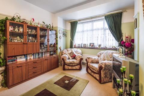 94 Caldbeck Avenue, Worcester Park, KT4 8BH