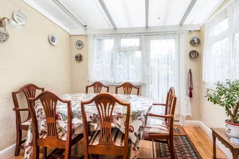 94 Caldbeck Avenue, Worcester Park, KT4 8BH