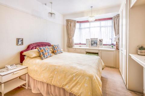 94 Caldbeck Avenue, Worcester Park, KT4 8BH