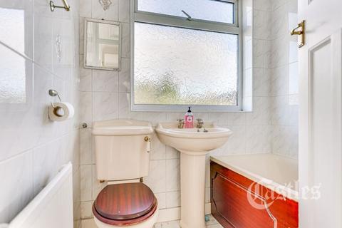 50 Pembroke Road, London, N13 5NN