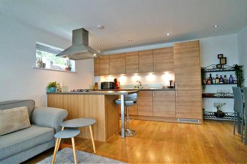 12 Louisa Oakes Close, London, E4 8AS