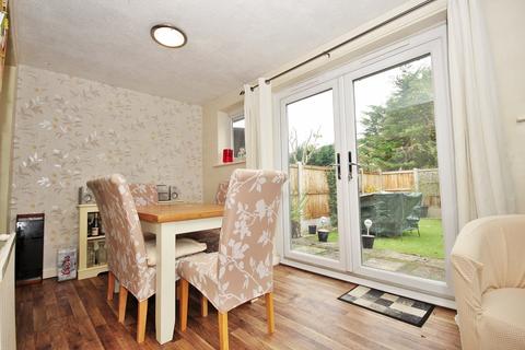 18 Kidder Road, Rayne, Braintree, CM77 6TN