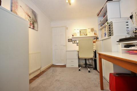 18 Kidder Road, Rayne, Braintree, CM77 6TN