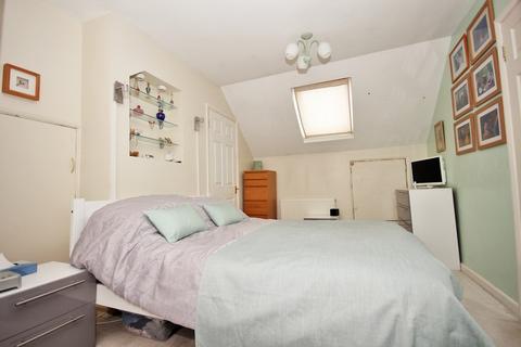 18 Kidder Road, Rayne, Braintree, CM77 6TN