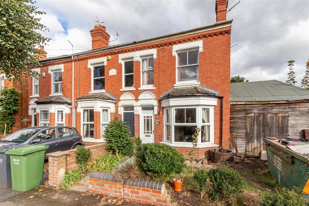 Shrubbery Road, Worcester 3 bed end of terrace house £230,000