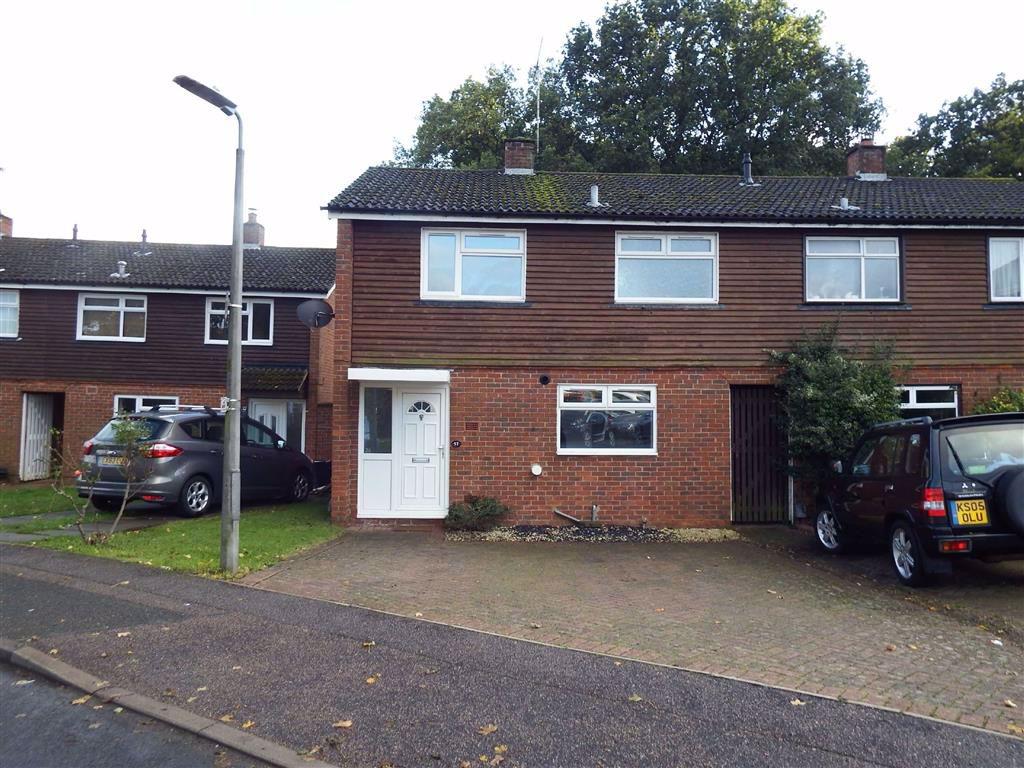 Drakes Drive, Stevenage, Hertfordshire, SG2 3 bed semidetached house £300,000