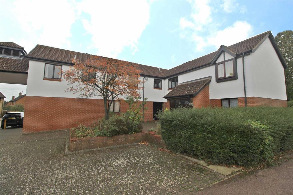 Blackwood Crescent, Blue Bridge, Milton Keynes 2 bed £895