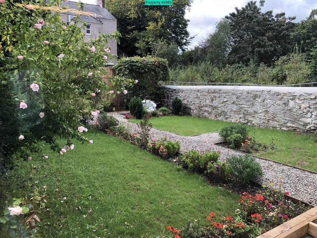 Thorn Park, Plymouth, PL3 4TF 2 bed terraced house £700 pcm (£162 pw)