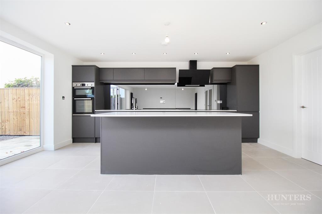 Kitchen Image 3