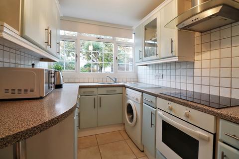 33 Breckonmead, Bromley, BR1 3BW