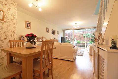 33 Breckonmead, Bromley, BR1 3BW