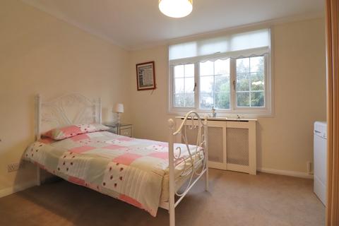 33 Breckonmead, Bromley, BR1 3BW