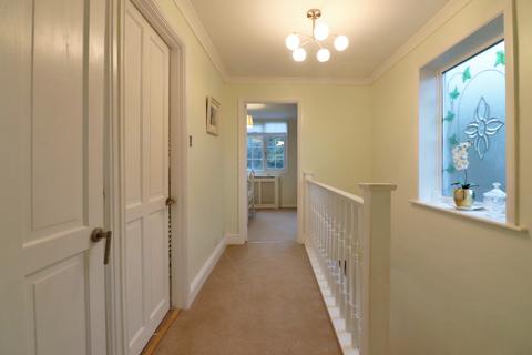 33 Breckonmead, Bromley, BR1 3BW