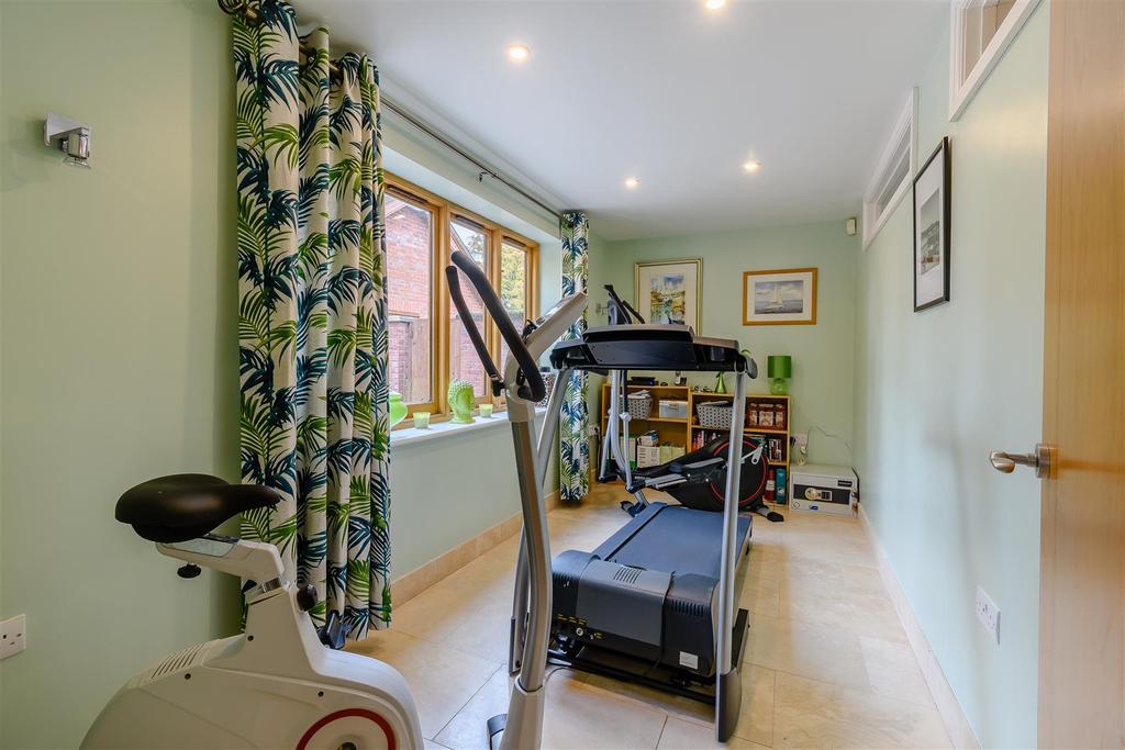 8439922-interior06.jpg