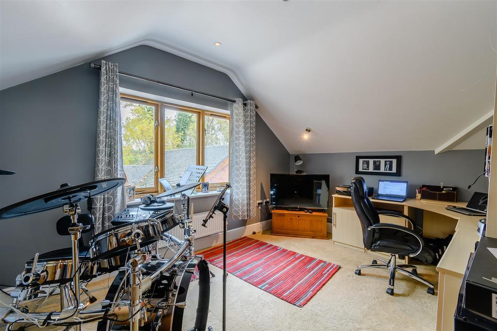 8439922-interior29.jpg