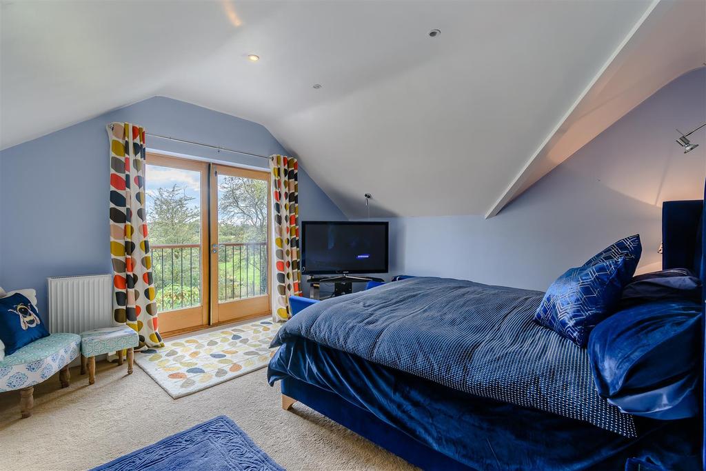 8439922-interior33.jpg
