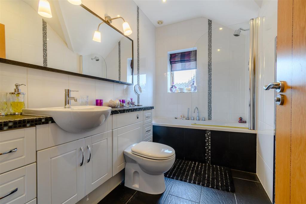 8439922-interior26.jpg