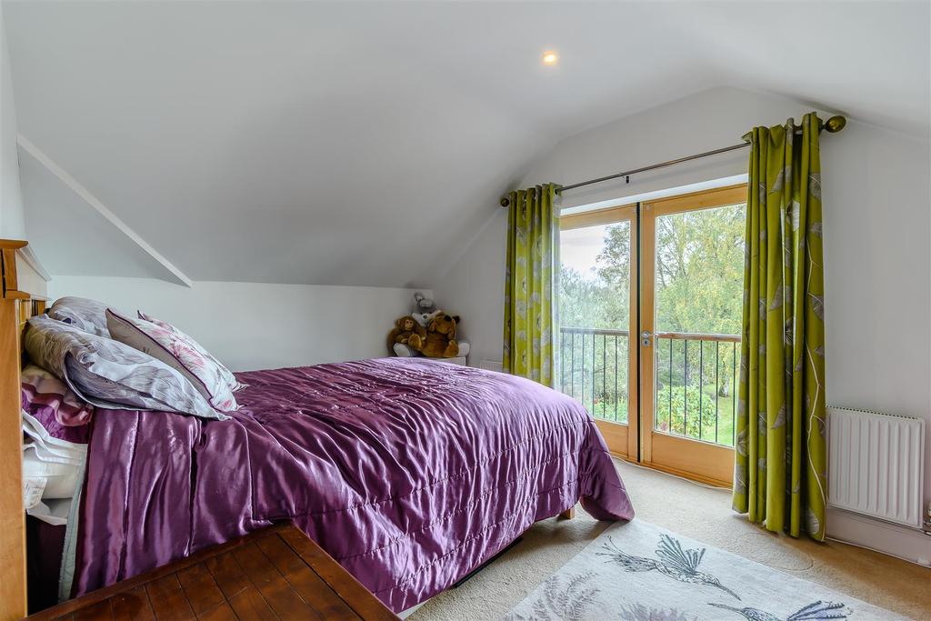 8439922-interior25.jpg