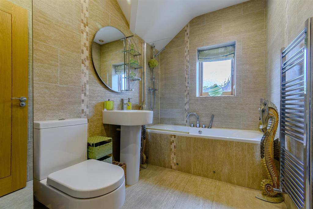 8439922-interior27.jpg