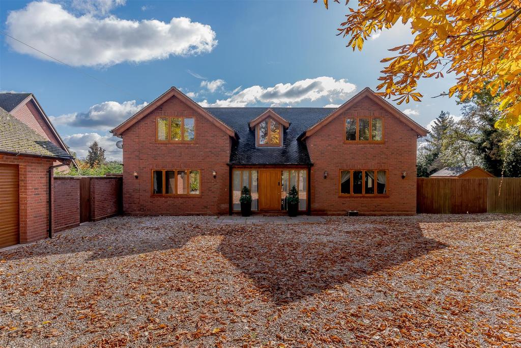 8439922-exterior24.jpg