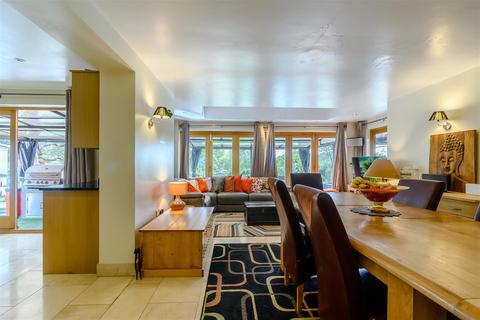 Avonlea Stonehouse Lane, Hopwood, Birmingham, B48 7BA
