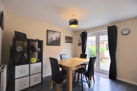 51 Woodvale Kingsway, Quedgeley, Gloucester, GL2 2BU