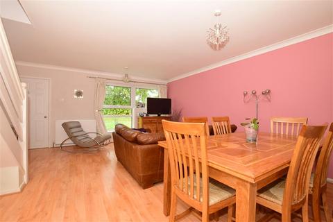 91 Caling Croft, New Ash Green, Longfield, DA3 8PZ