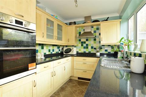 91 Caling Croft, New Ash Green, Longfield, DA3 8PZ