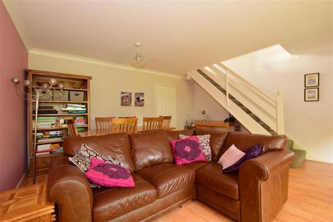 91 Caling Croft, New Ash Green, Longfield, DA3 8PZ